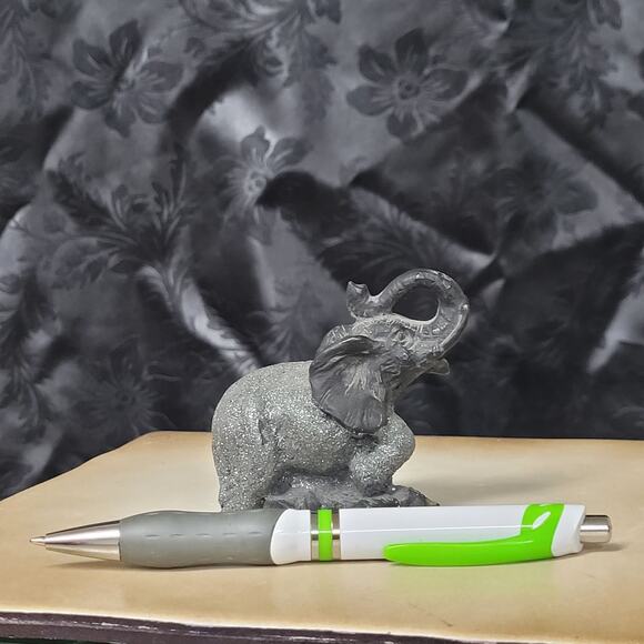 Black Resin Elephant with Glittered Body. Animal Collectable. - Picture 5 of 14